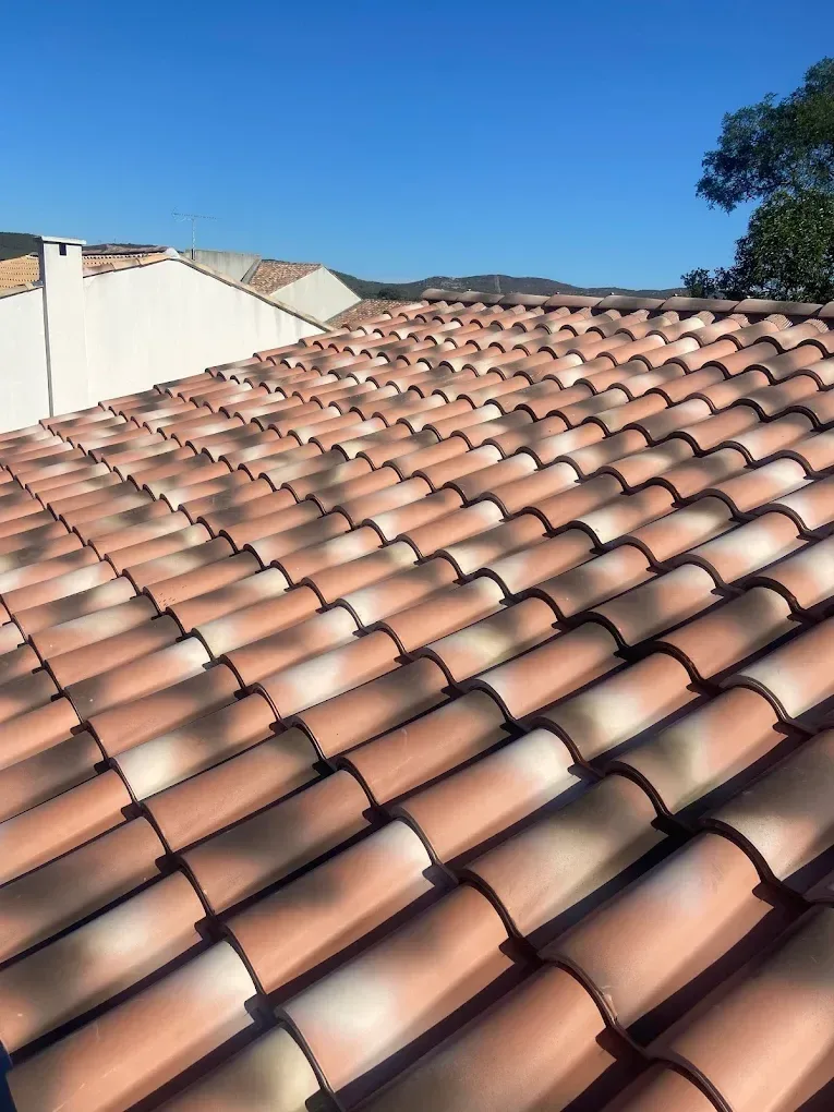 Intervention de toiture pour des travaux de charpente, couverture et zinguerie à Frontignan